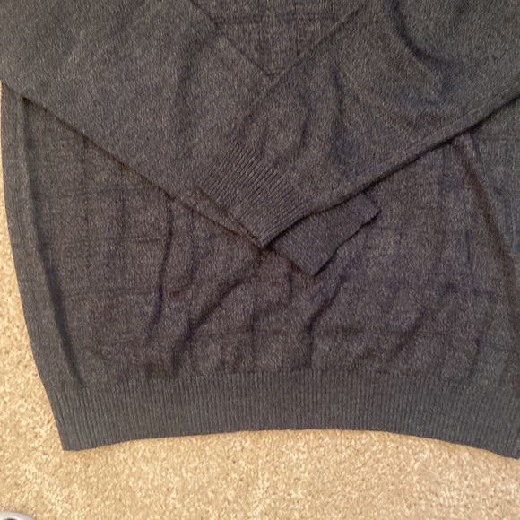 Perry Ellis mens dark gray crewneck sweater - Picture 4 of 4